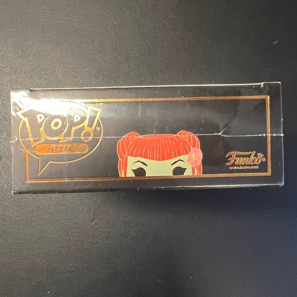 Funko Pop Poisin Ivy Enamel Pin #13 DC Comics Bombshells - Picture 4 of 6